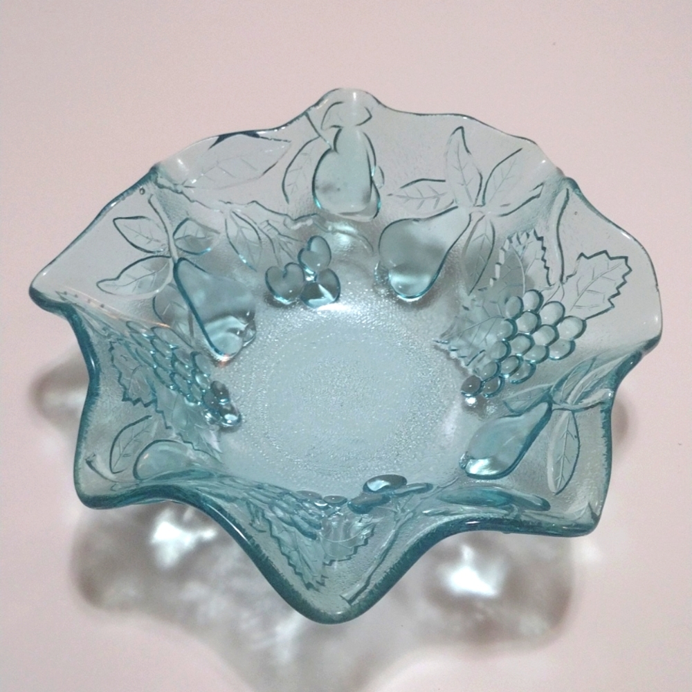 Vintage Handmade Pressed Glass Ruffle Edge Fruit Bowl